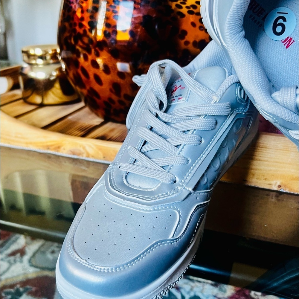 TRUE RELIGION 😍Women’s Gray Athletic Shoes, size 9. - Picture 10 of 12